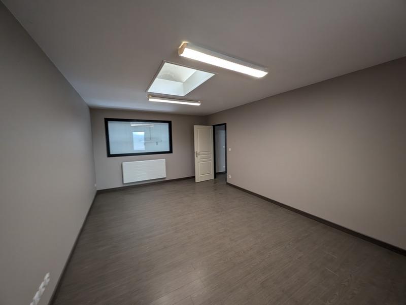 Entrepôt - 1 116 m² - 9 pièces