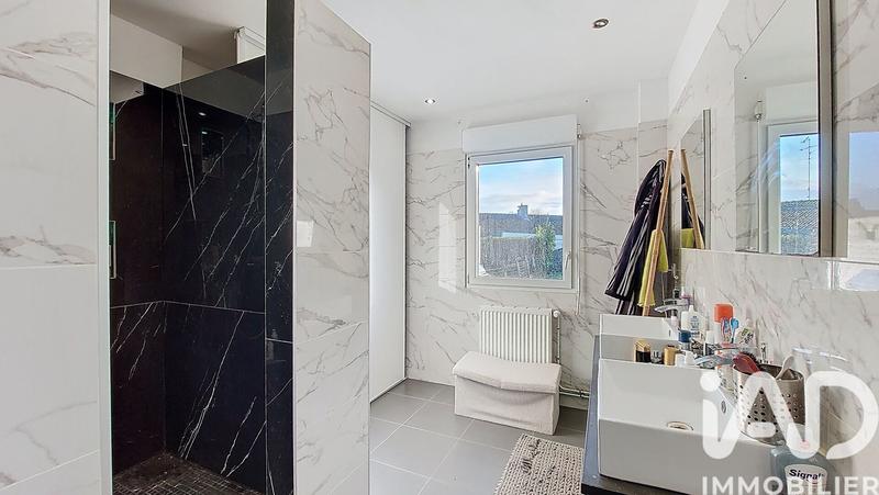 Maison - 92 m² - 4 pièces