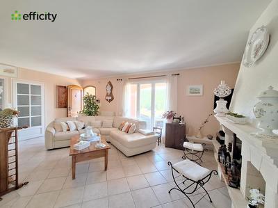 Villa - 168 m² - 6 pièces