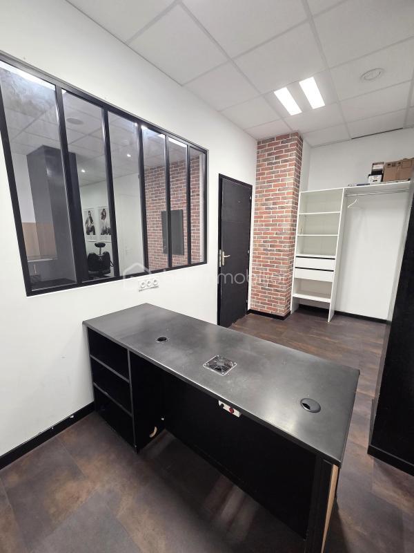 Bureau - 20 m² - 2 pièces