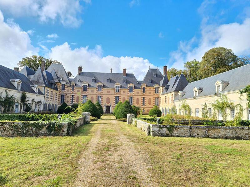 Château - 2 246 m² - 40 pièces