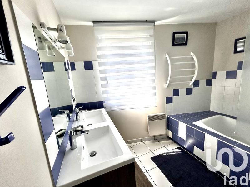 Maison - 250 m² - 10 pièces