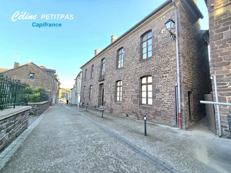 Propriété - 275 m² - 17 pièces