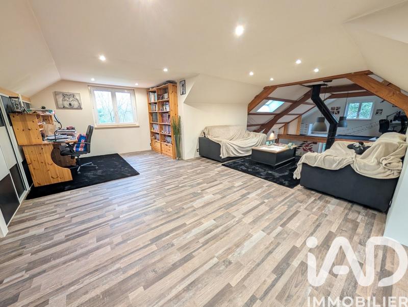 Maison - 212 m² - 7 pièces