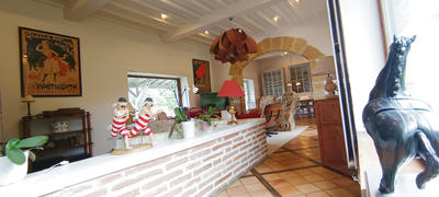 Propriété - 370 m² - 10 pièces