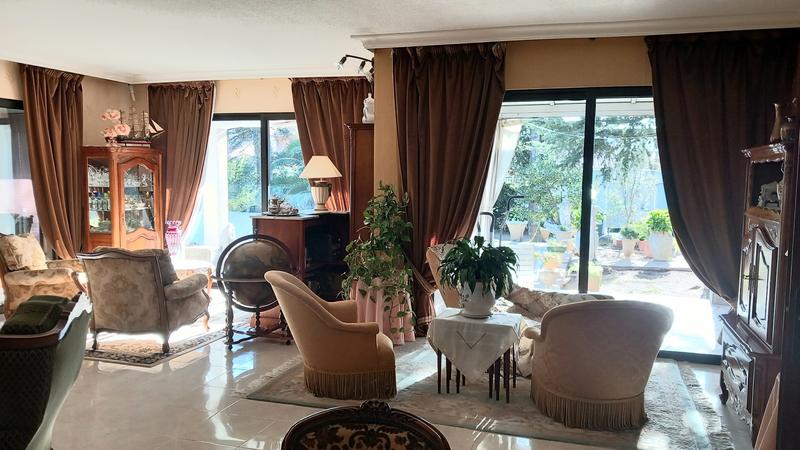 Villa - 280 m² - 10 pièces