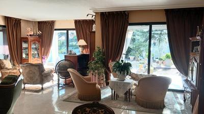 Villa - 280 m² - 10 pièces