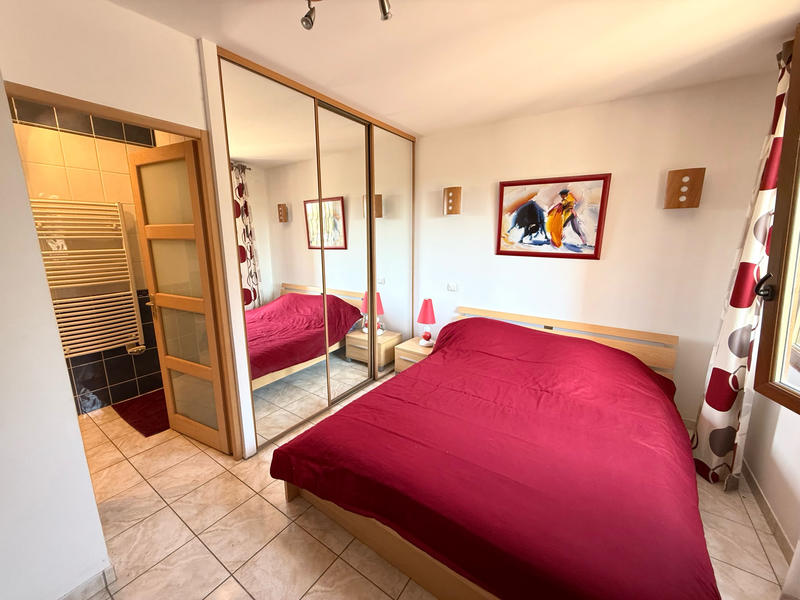 Maison - 230 m² - 8 pièces