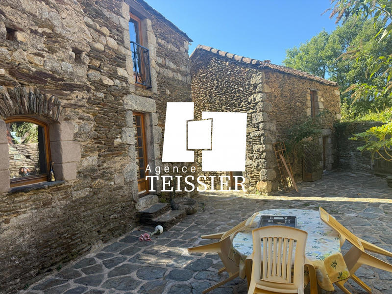 Maison - 250 m² - 7 pièces