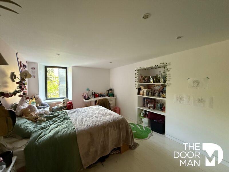 Maison en pierre - 270 m² - 8 pièces