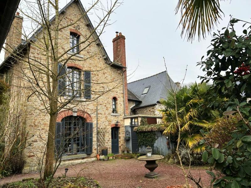 Propriété - 502 m² - 18 pièces