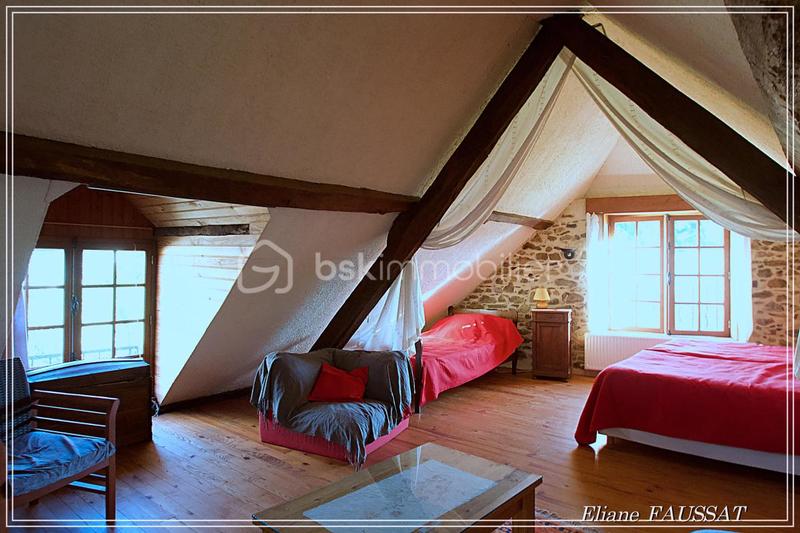 Maison - 290 m² - 9 pièces