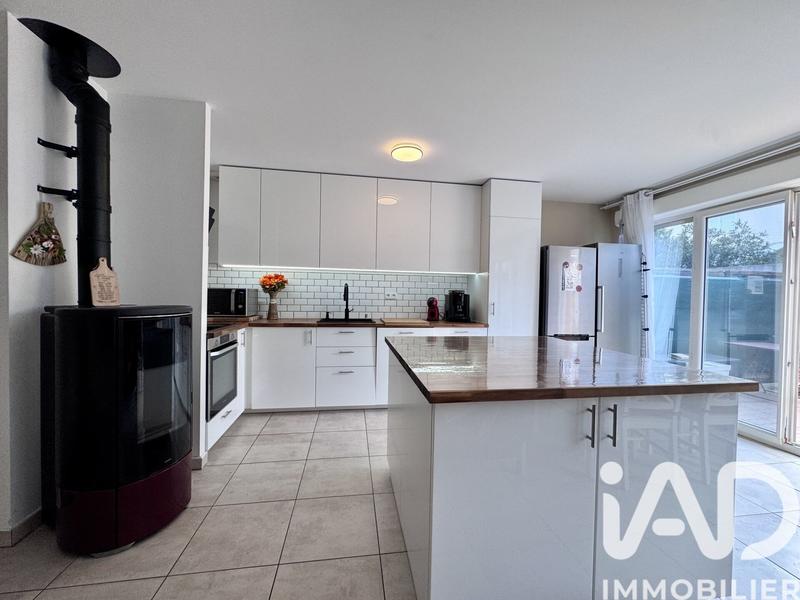 Maison - 90 m² - 4 pièces