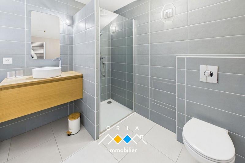 Demeure - 291 m² - 11 pièces