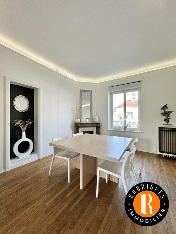 Maison - 285 m² - 12 pièces