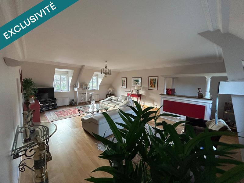 Maison - 189 m² - 8 pièces