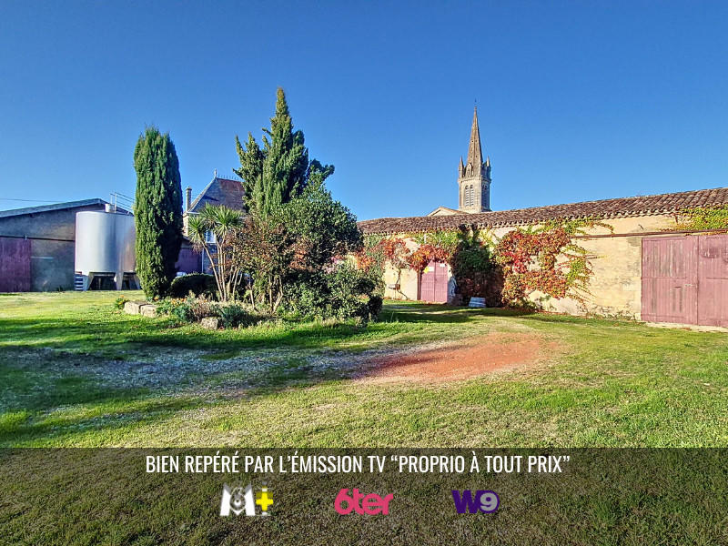 Château - 2 216 m² - 4 pièces