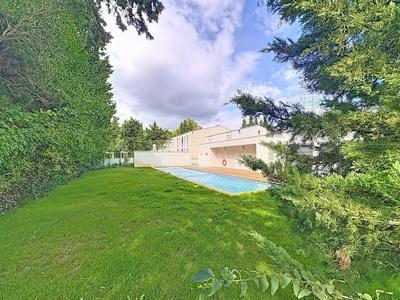 Appartement - 109 m² - 4 pièces