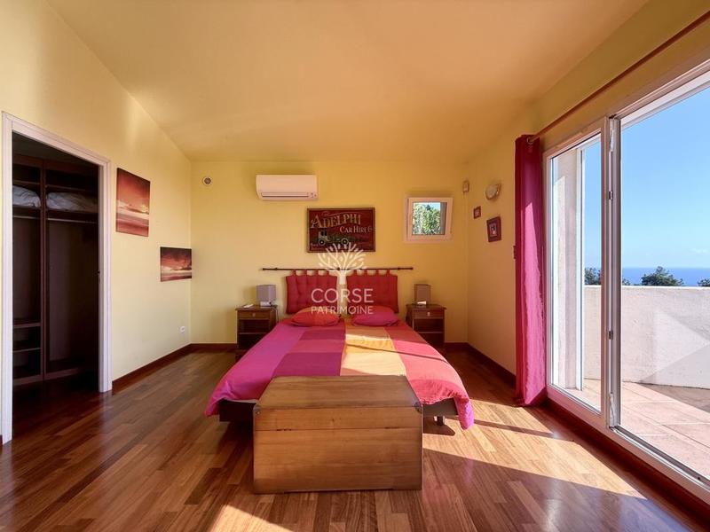 Villa - 185 m² - 5 pièces