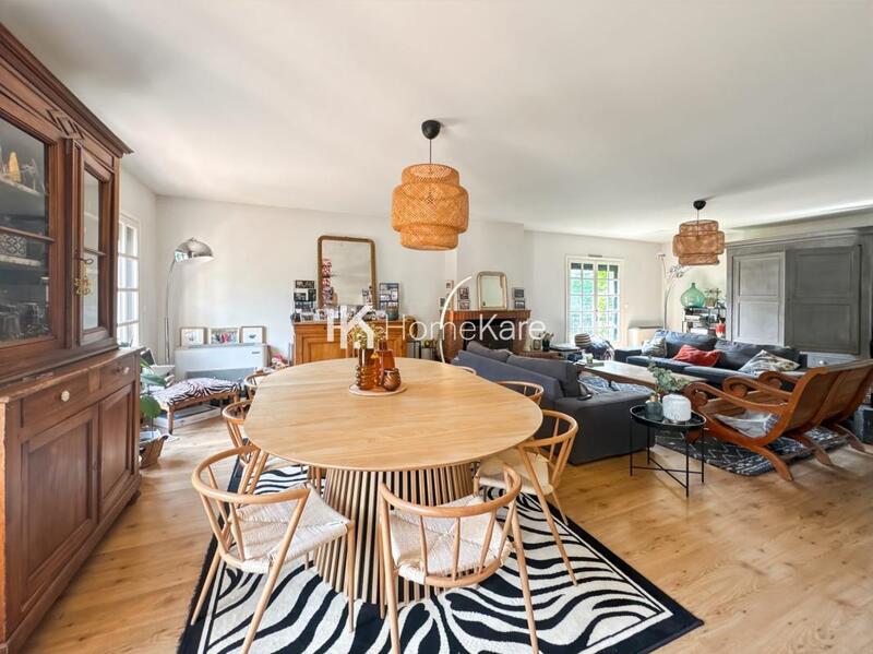 Villa - 250 m² - 8 pièces