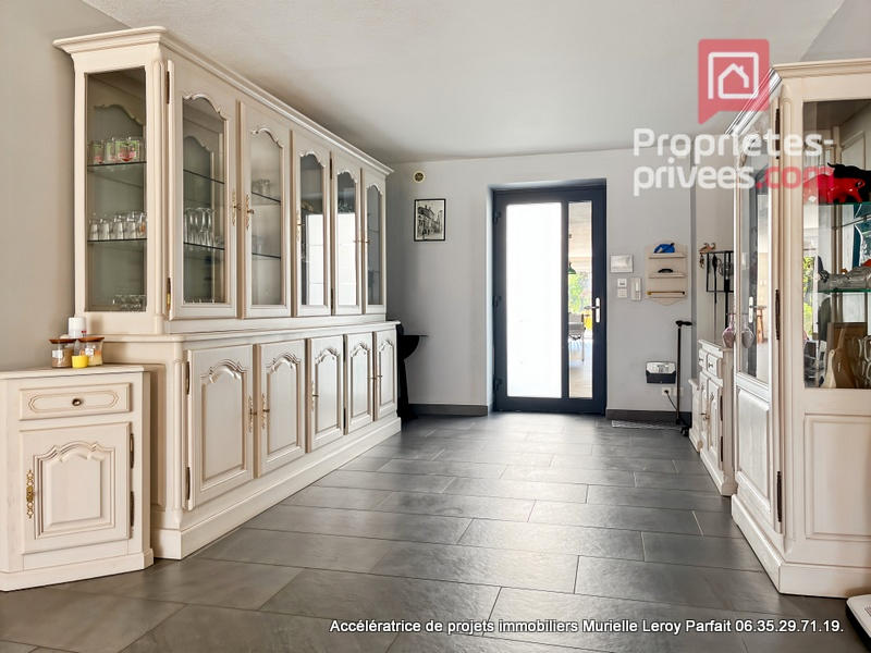 Maison - 319 m² - 7 pièces