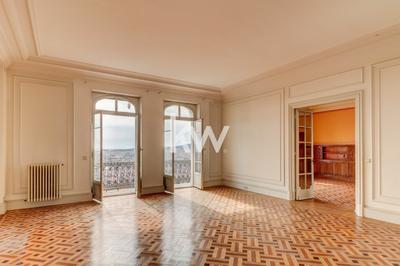 Appartement - 242 m² - 4 pièces