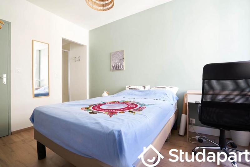 Chambre - 9 m² - 1 pièce