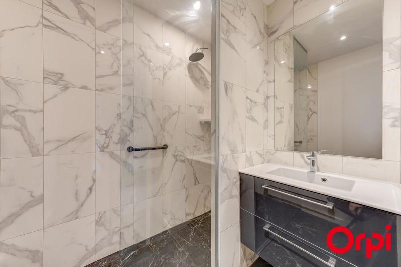 Appartement - 81 m² - 3 pièces