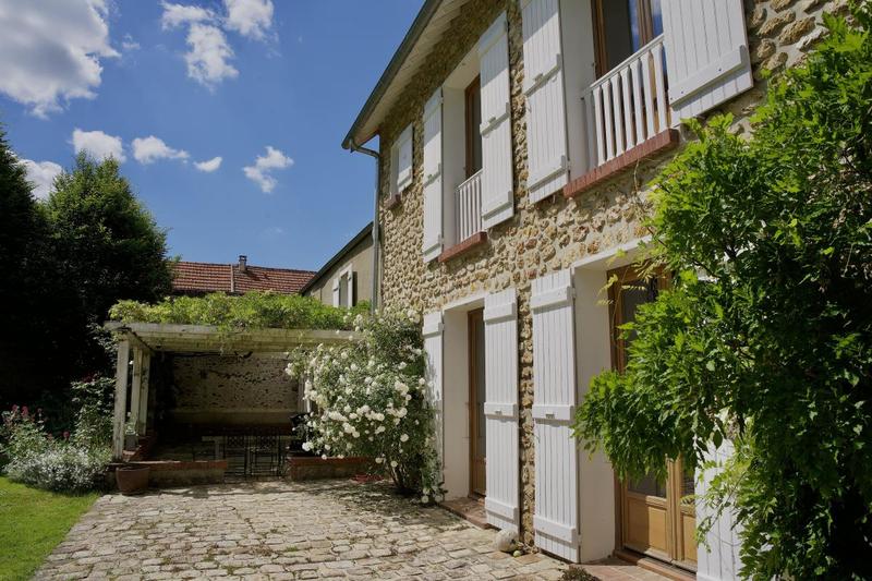 Maison - 265 m² - 7 pièces