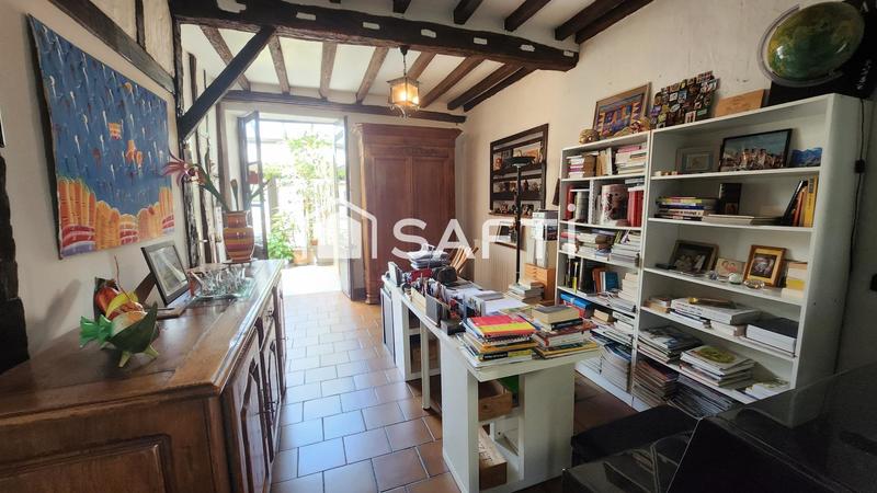 Maison - 280 m² - 16 pièces