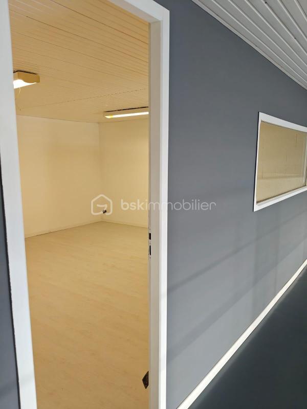 Local d'activité / Entrepôt - 171 m² - 4 pièces