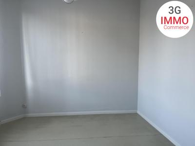 Local commercial - 70 m² - 4 pièces