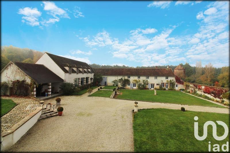 Maison - 1 500 m² - 25 pièces