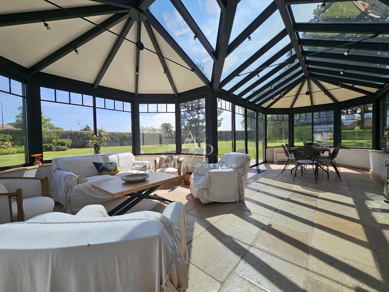 Maison - 301 m² - 9 pièces