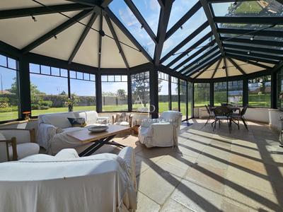 Maison - 301 m² - 9 pièces