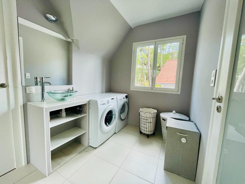 Maison - 196 m² - 8 pièces