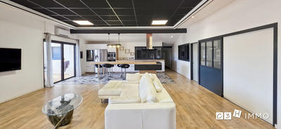 Maison - 233 m² - 6 pièces