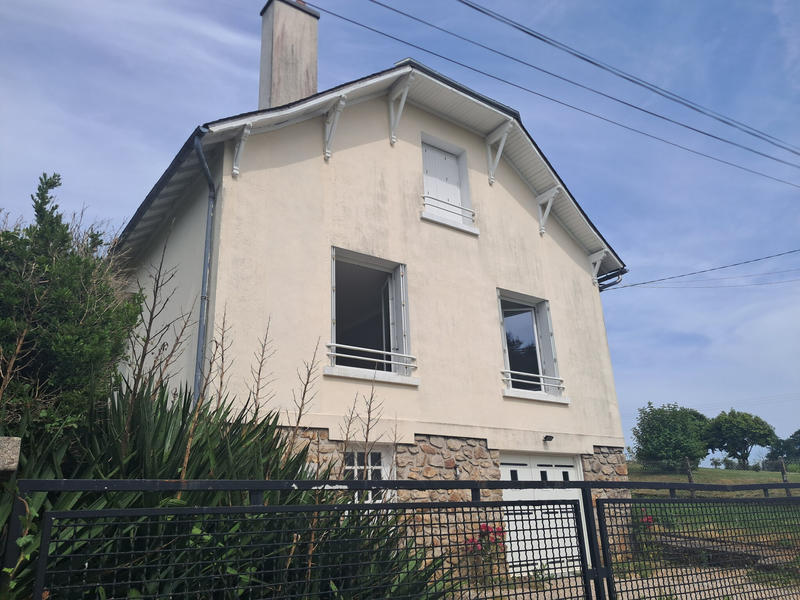 Maison - 96 m² - 5 pièces