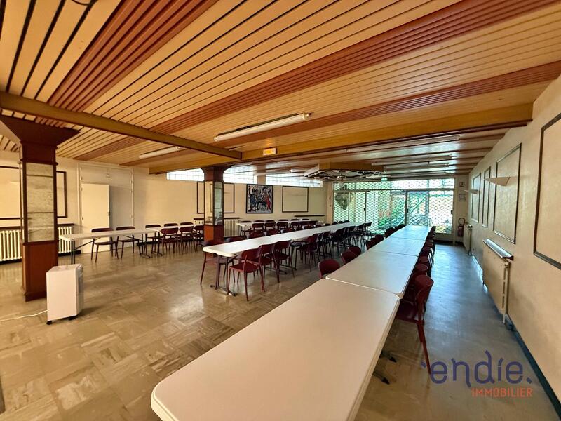 Fonds de commerce - 830 m²