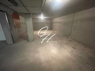 Parking / Garage - 47 m²