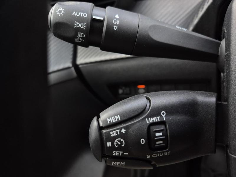 Peugeot 208 II PureTech 75 s&amp;S Like