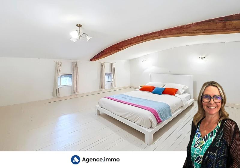 Maison - 234 m² - 8 pièces