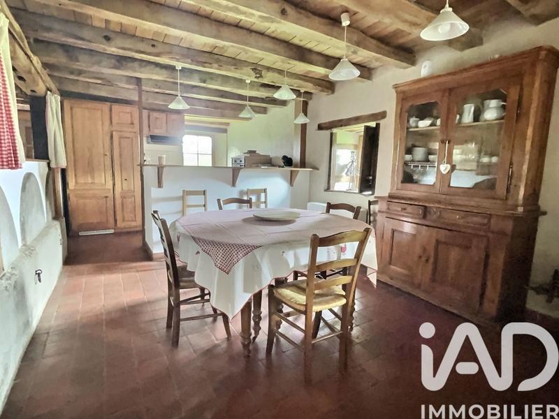 Maison - 754 m² - 26 pièces