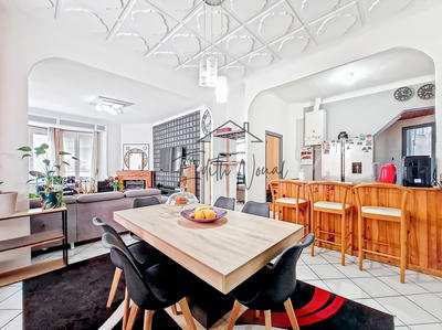 Appartement - 160 m² - 8 pièces