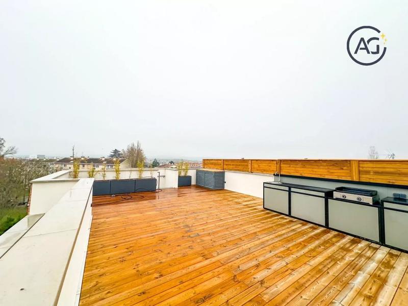 Appartement - 152 m² - 5 pièces