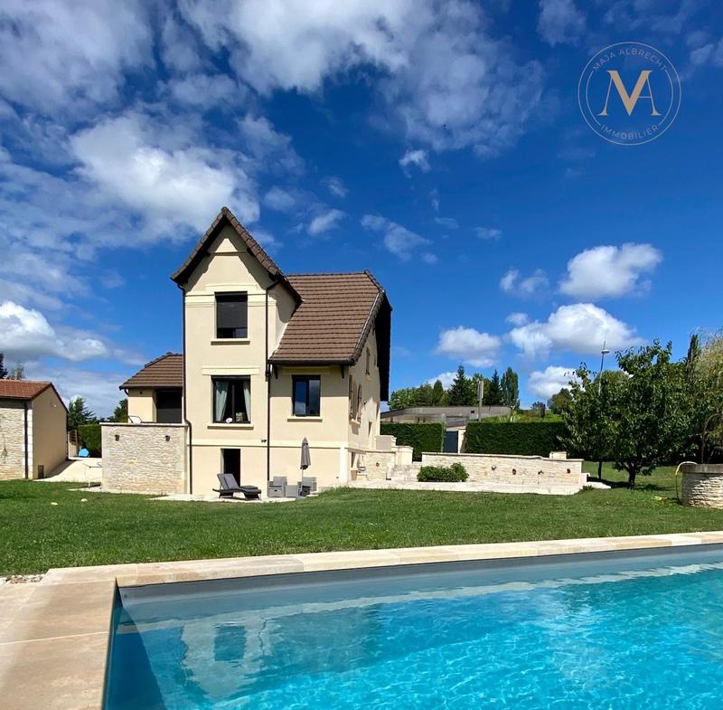 Maison - 90 m² - 6 pièces