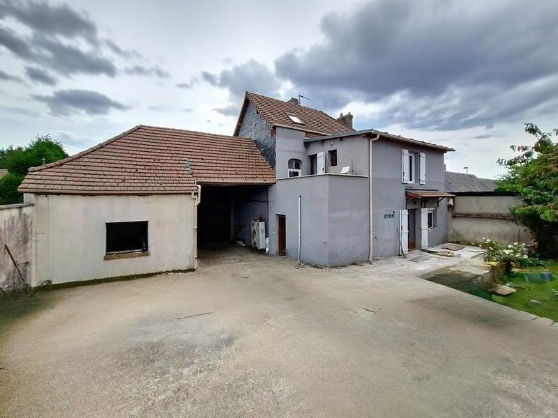 Maison - 140 m² - 6 pièces