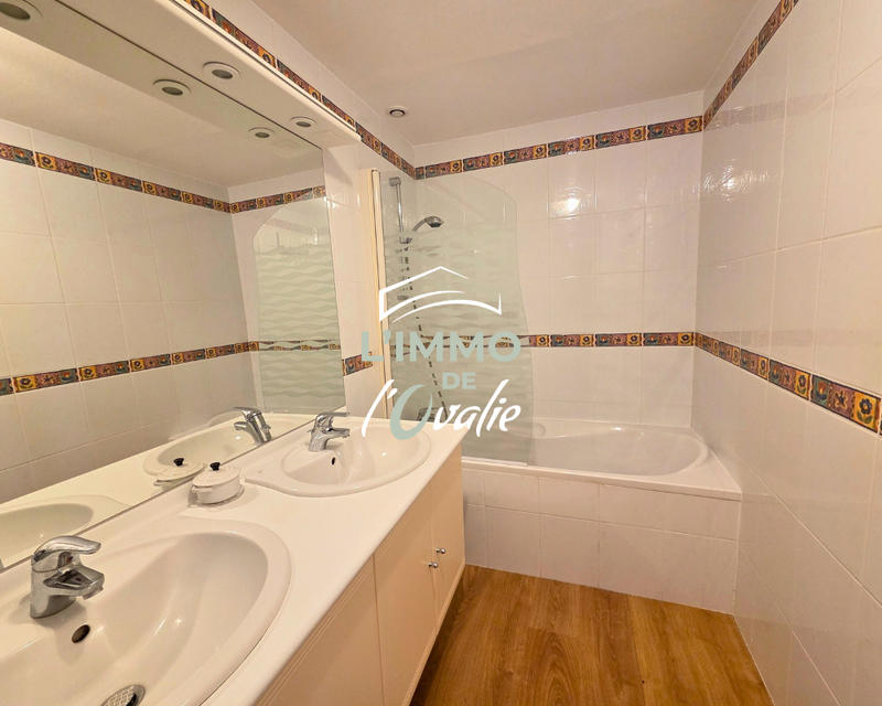 Maison - 162 m² - 9 pièces