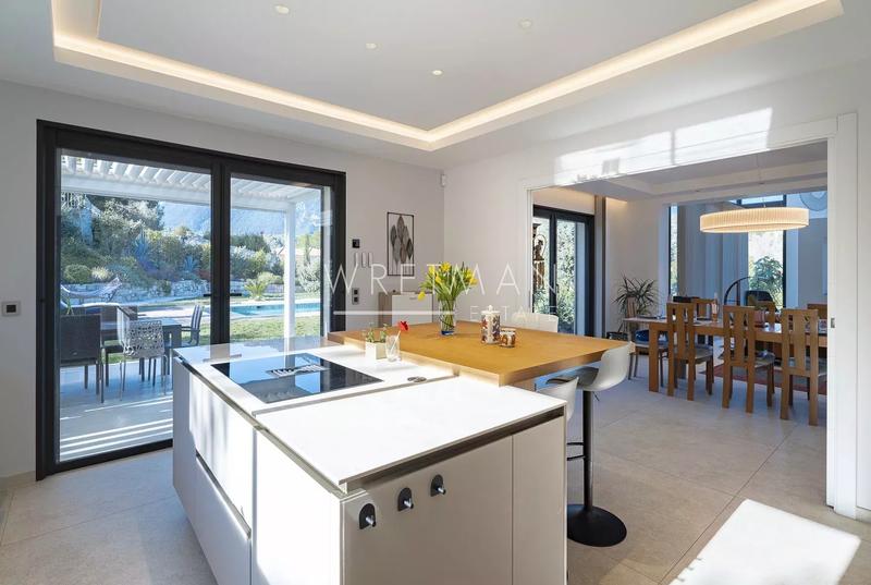 Villa - 324 m² - 7 pièces