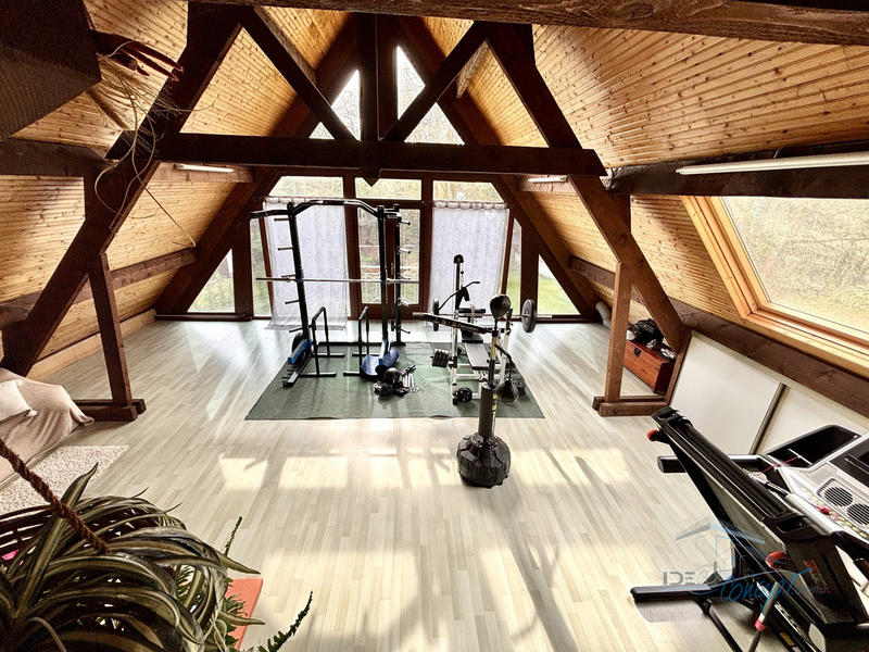 Maison - 252 m² - 8 pièces